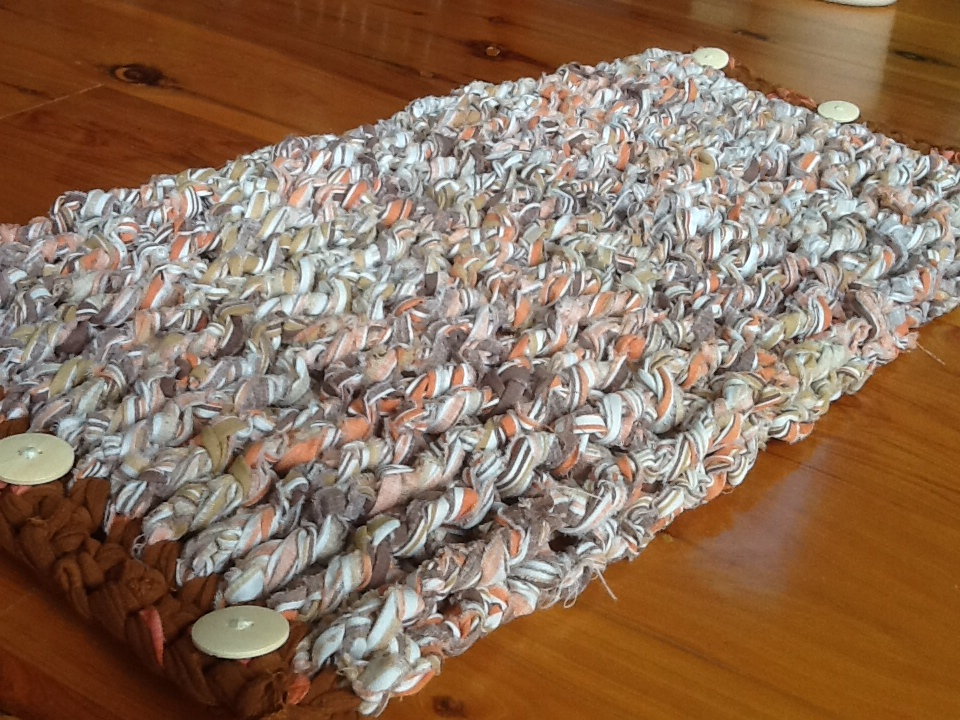 Rugged Crochet Rug - Recycling Bedsheets ・ClearlyHelena